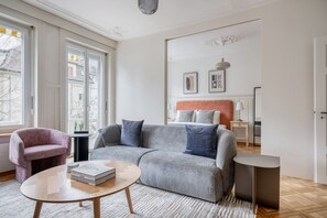 Télévision, chaîne hi-fi