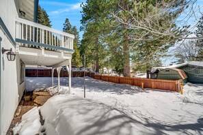 Property grounds - Luxury Cabin near Big Bear (Running Springs)