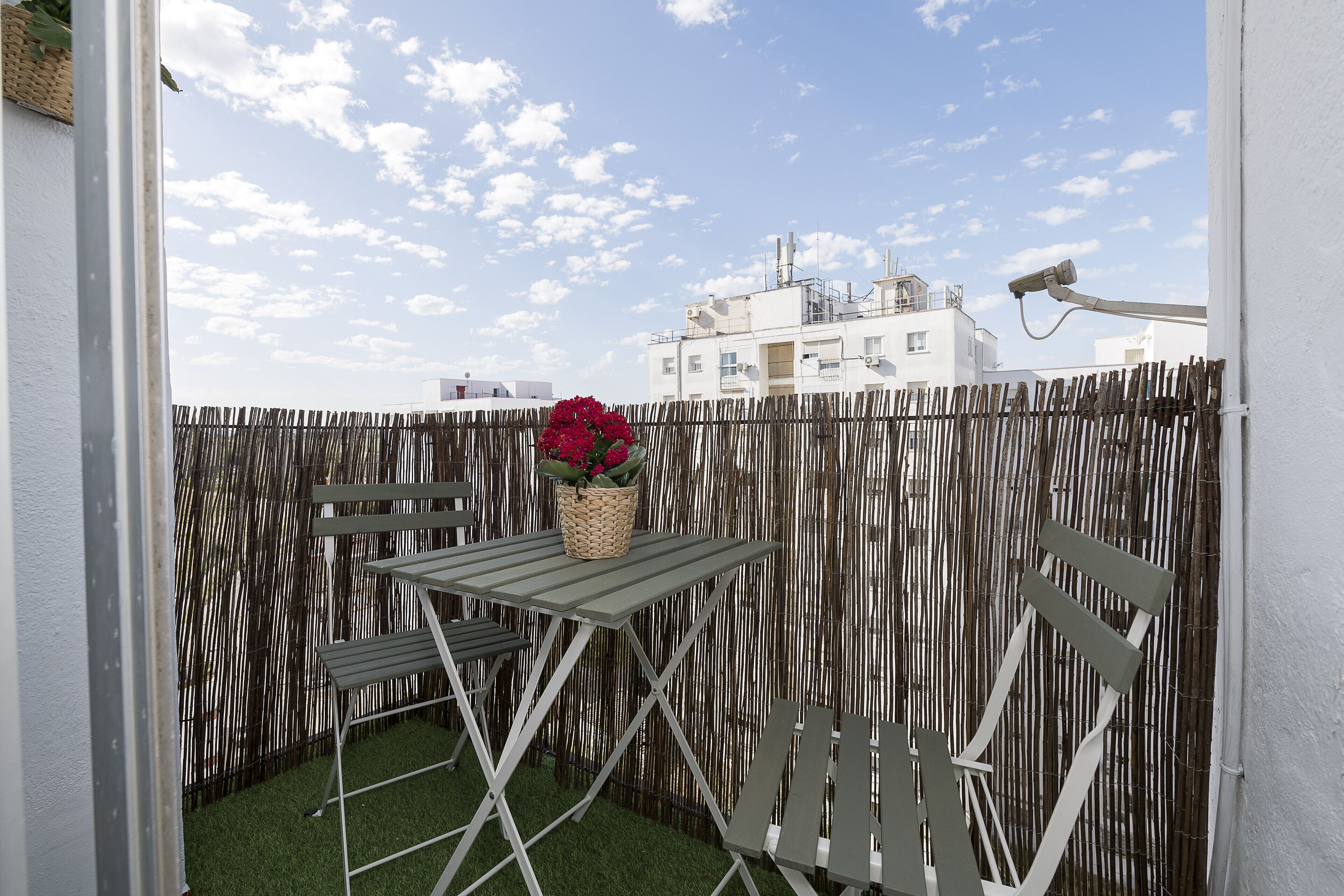 ZAUDIN - Bright, spacious apartment with private balcony.