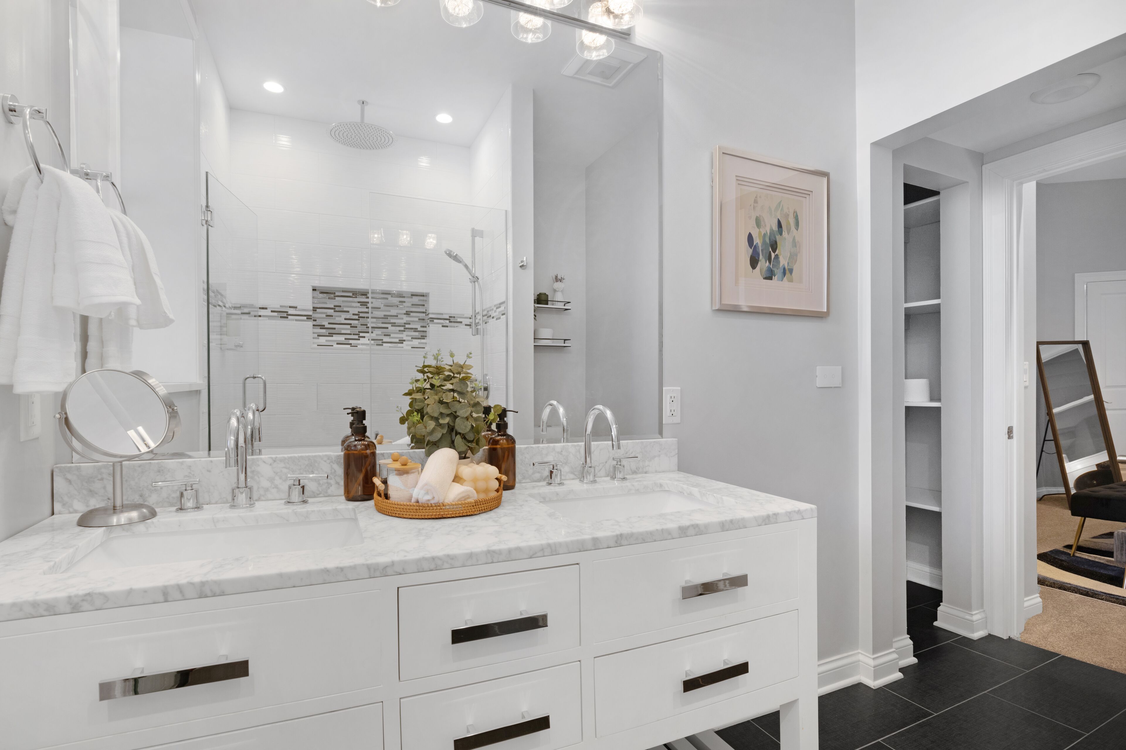 4BD Condo w/Parking & Game Room