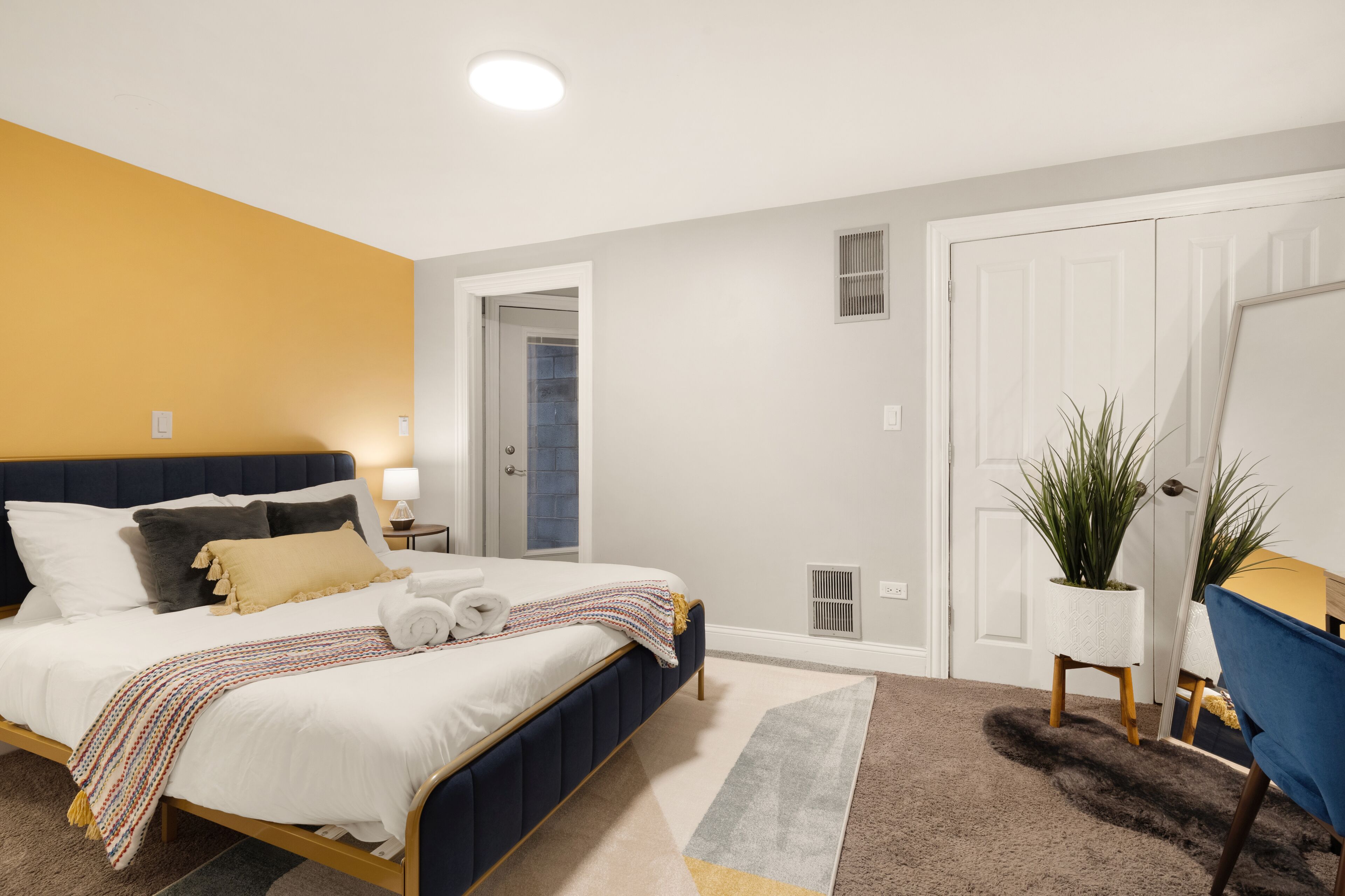 4BD Condo w/Parking & Game Room