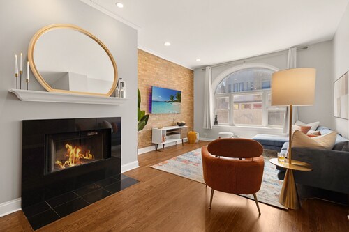 4BD Condo w/Parking & Game Room