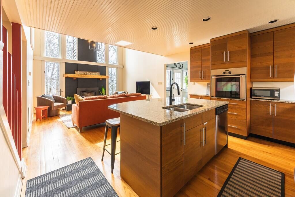 Winter Retreat at Oak Ledge: Ski Tips & Cozy Sips