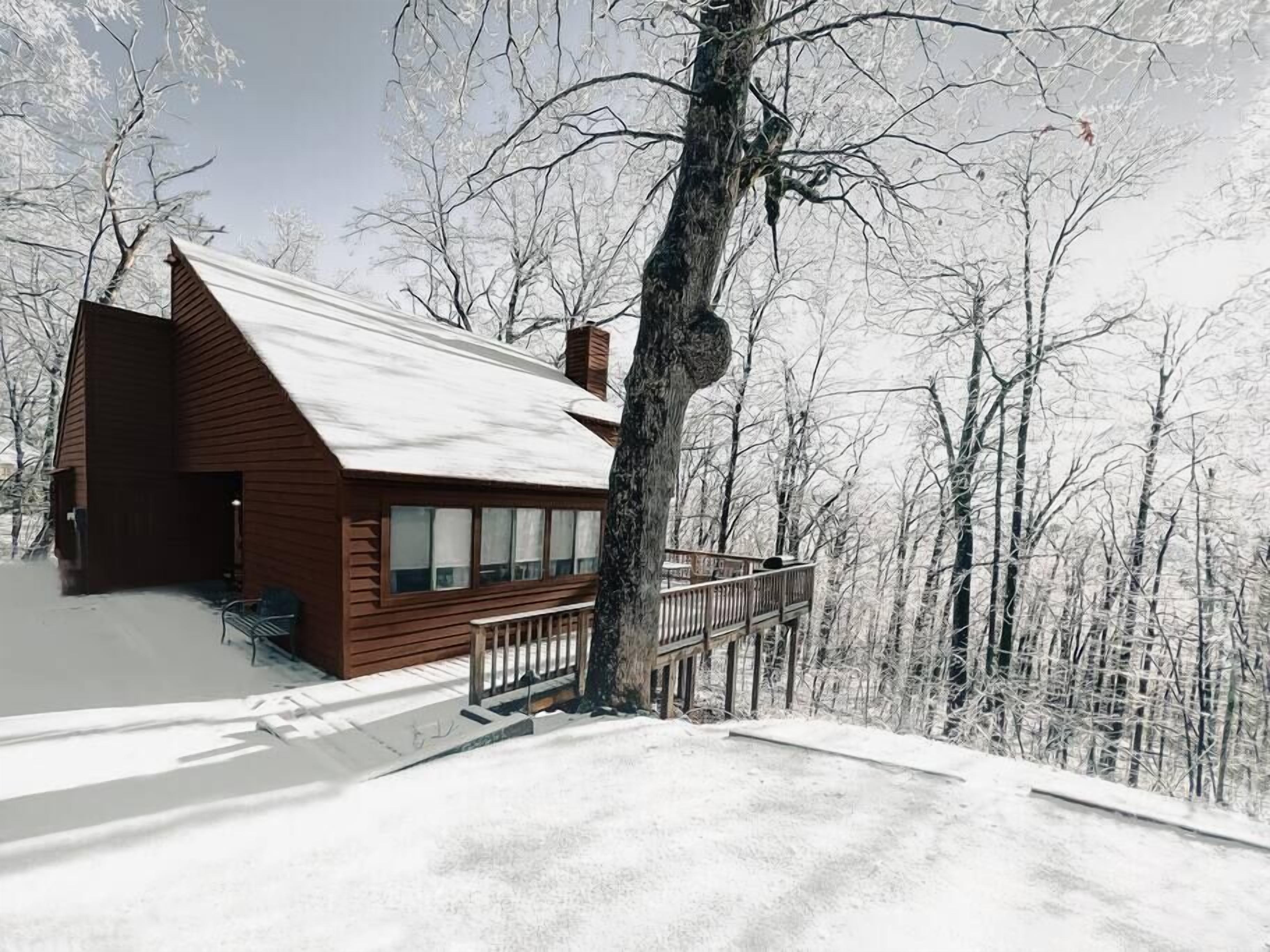 Winter Retreat at Oak Ledge: Ski Tips & Cozy Sips