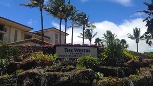 A sign for The Westin Ka'Anapali Ocean Resort Village.
