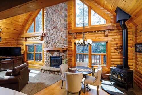 Log Cabin in Waupaca- Wooded Lot, Poker Table