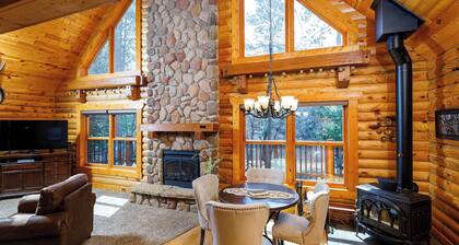 Log Cabin in Waupaca- Wooded Lot, Poker Table