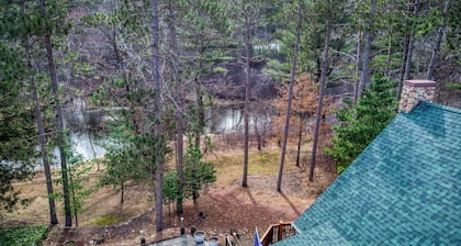 Pet friendly, Private Lot - Great for Families and Groups!