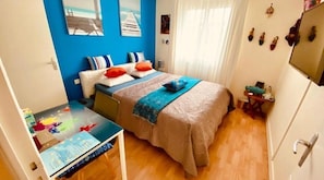 5 bedrooms, WiFi, bed sheets