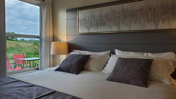 3 slaapkamers, een bureau, een strijkplank/strijkijzer, gratis wifi