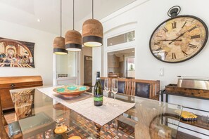 Dining - Holiday Apartment "Treibholz - Feriendomizil Ostsee" with 2 Terraces, Directly on the Beach and WiFi (Schönberger Strand)