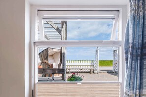 Interior - Holiday Apartment "Treibholz - Feriendomizil Ostsee" with 2 Terraces, Directly on the Beach and WiFi (Schönberger Strand)