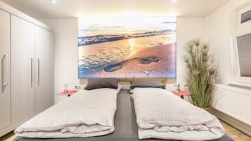 2 makuuhuonetta, silitysrauta/-lauta, ilmainen Wi-Fi, vuodevaatteet