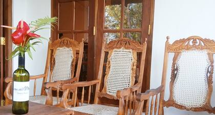 Charming 2-Bed Apartment in Weligama