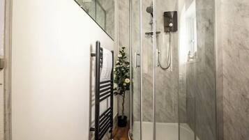 Shower, towels