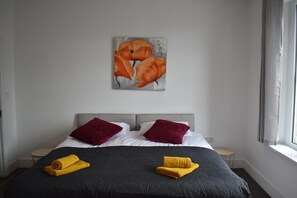 4 bedrooms, WiFi, bed sheets