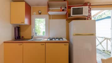 Frigorifero, microonde, piano cottura, macchina per tè/caffè