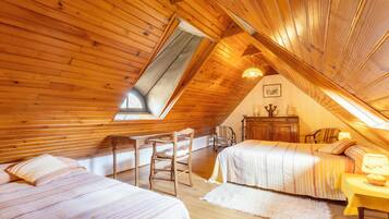 1 bedroom, iron/ironing board, free WiFi