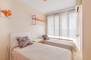 2 habitaciones, tabla de planchar con plancha y wifi gratis 