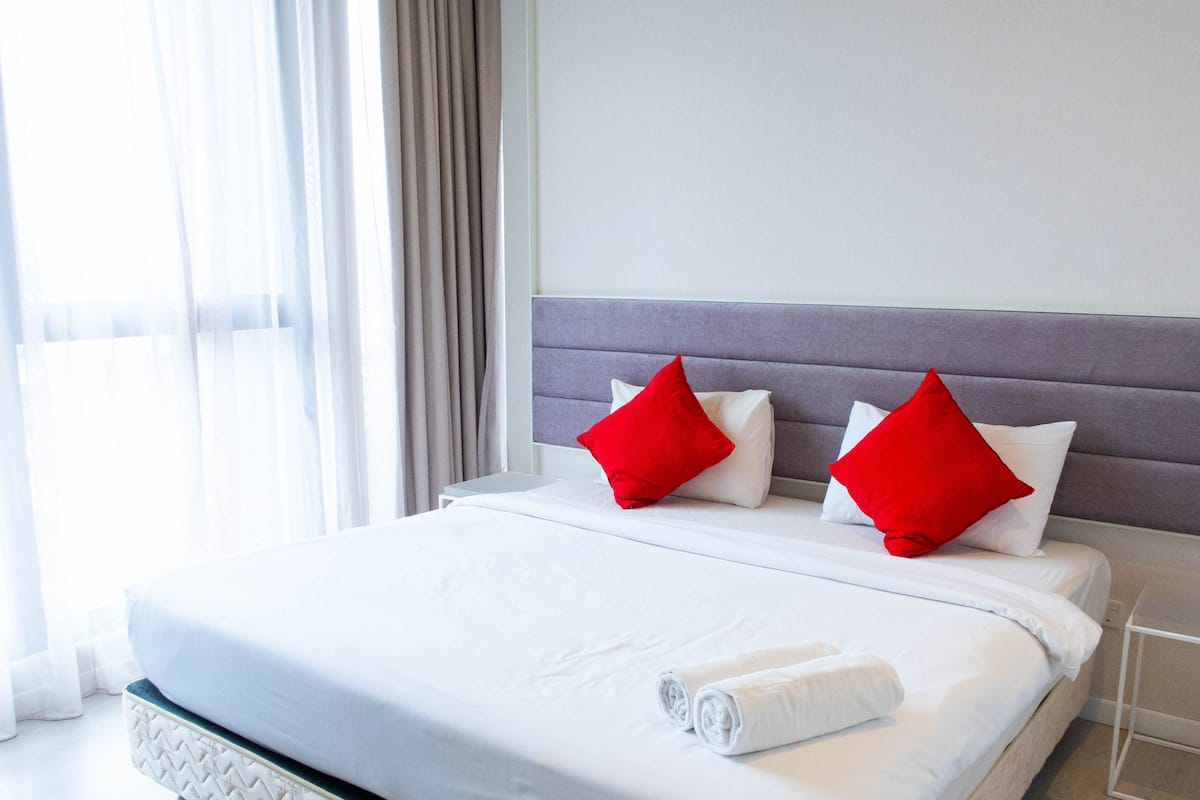 Apartamento superior | 1 dormitorio, tabla de planchar con plancha, wifi gratis y ropa de cama