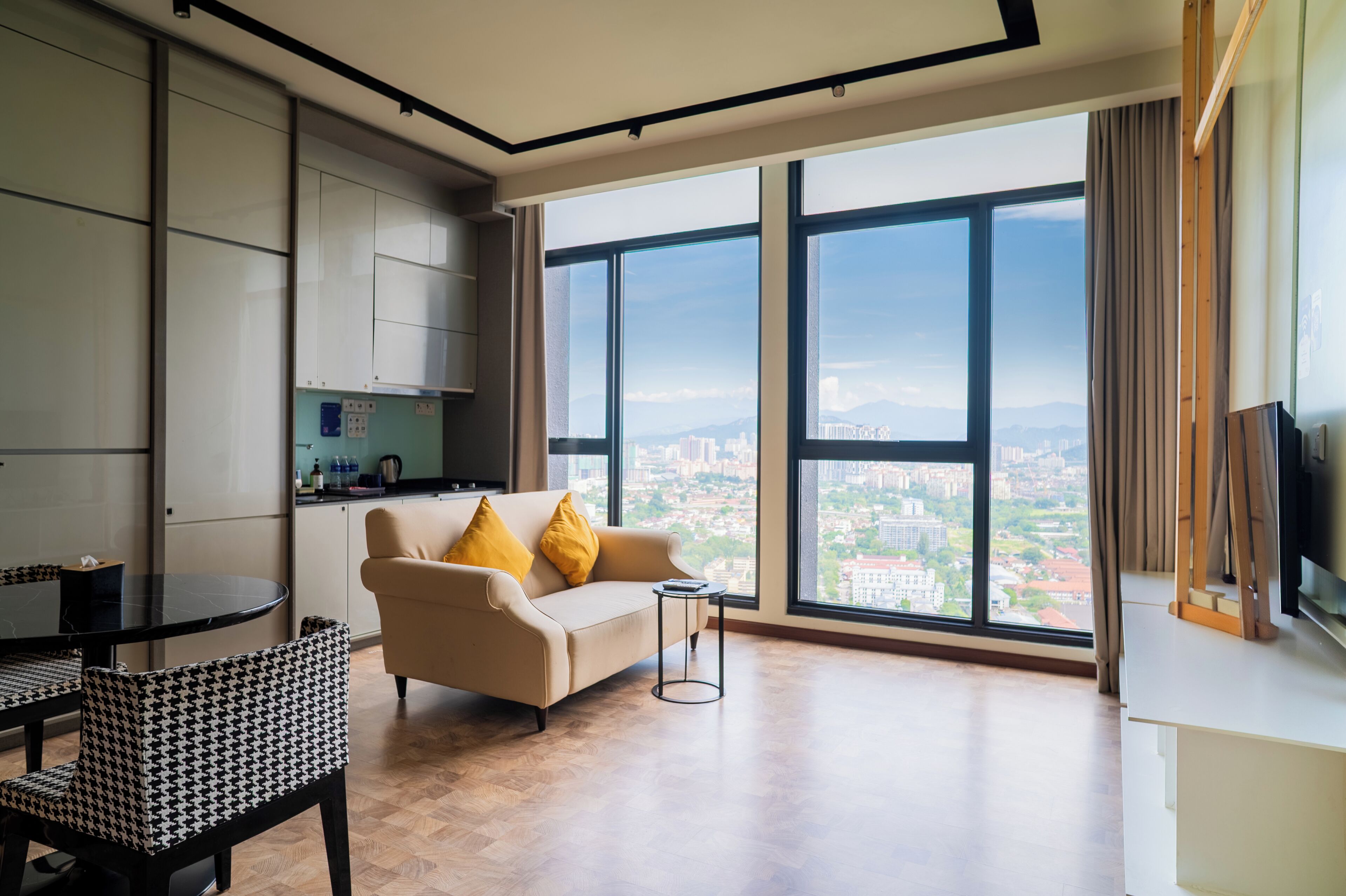 Deluxe-Apartment | Bügeleisen/Bügelbrett, kostenloses WLAN, Bettwäsche, Rollstuhlgeeignet