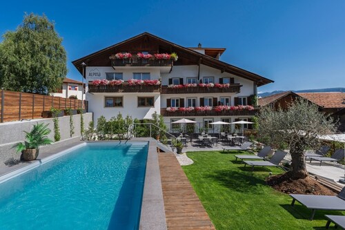 Appartement 'Residence Alpina Comfort n° 6' avec piscine commune, balcon et Wi-Fi