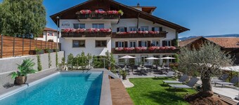 Apartment 'Residence Alpina Comfort Nr 6' with Shared Pool, Balcony and Wi-Fi