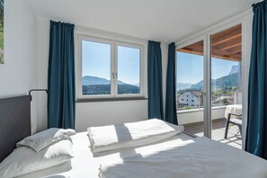 2 bedrooms, free WiFi, bed sheets - Apartment 'Residence Alpina Family Nr 11' with Shared Pool, Private Terrace and Wi-Fi (Tesimo)