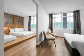 Deluxe Family Room