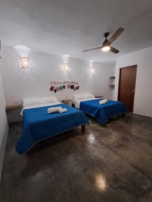 Family Room | Hypo-allergenic bedding, down comforters, free WiFi, bed sheets - Casa Baloo (El Cuyo)