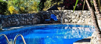 'ParaĂso Escondido 1' with Mountain View, Pool, Wi-Fi & Garden