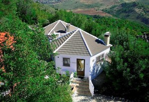 Exterior - 'Paraíso Escondido 1' with Mountain View, Pool, Wi-Fi & Garden (Ronda)