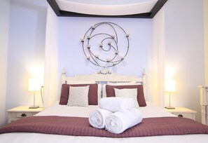 Iron/ironing board, free WiFi, bed sheets