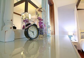 Fer et planche à repasser, Wi-Fi gratuit, draps fournis