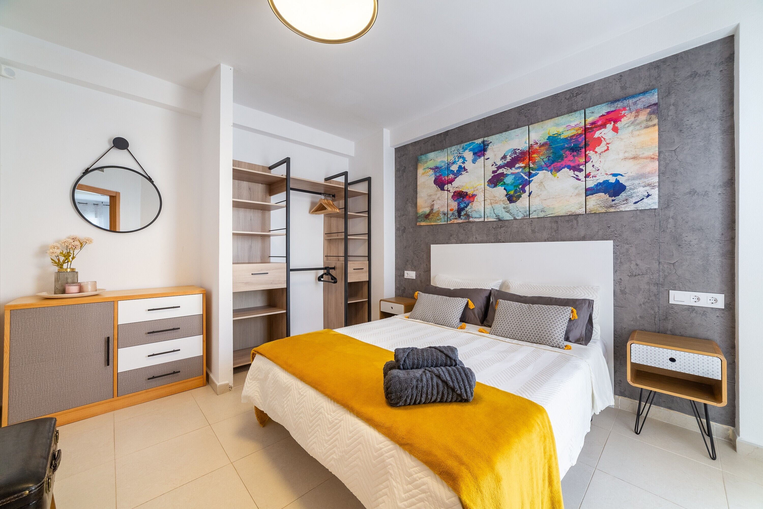 1 slaapkamer, een strijkplank/strijkijzer, gratis wifi, beddengoed