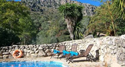 Villa 'El Cortijo' with Mountain View, Private Pool, Terrace, A/C & Wi-Fi