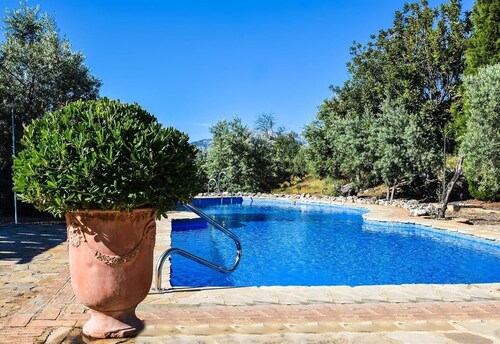 'Studio Romantic Paradise 3' with Mountain View, Pool, Wi-Fi & Garden