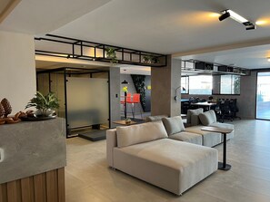 Studio tiện nghi đơn giản | Nội thất