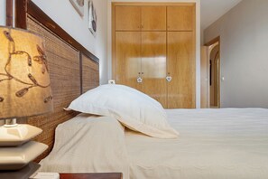 2 chambres, fer et planche Ă repasser, Wi-Fi gratuit, draps fournis