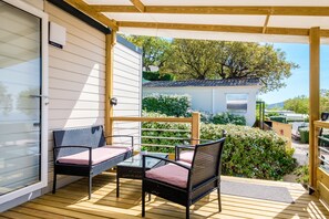 Terrace/patio - Mobil-Home Baia with Sea View and Private Terrace (Saint-Raphaël)