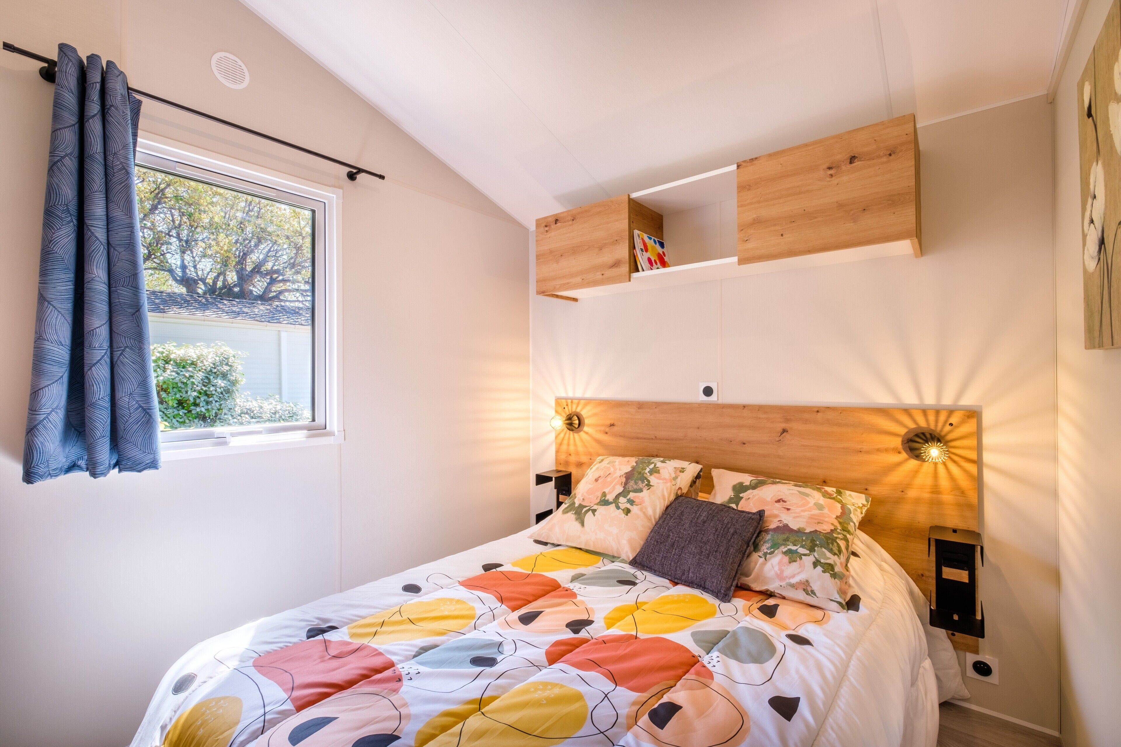 2 bedrooms, iron/ironing board, bed sheets