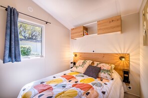 2 chambres, fer et planche à repasser, draps fournis