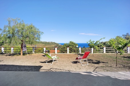 Property grounds. Villa 'Casa Vacanza Sanaa' with Sea View, Private Terrace and Wi-Fi