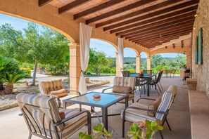 Outdoor dining - Holiday Home 'Son Maimo' with Private Pool, Private Terrace and Wi-Fi (Petra)