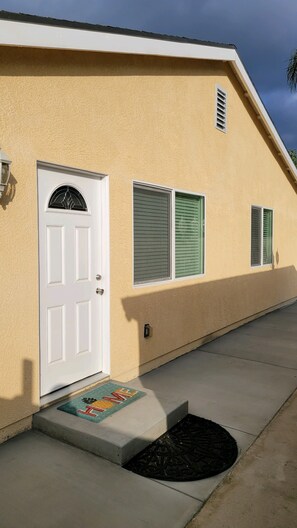 Exterior detail - Elegant, luxury  and contemporary Family-sized vacation home (Los Angeles)