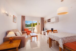 TV, streaming services - Apartment 'Apartamento Espiga' with Shared Pool, Wi-Fi and Air Conditioning (Cala Bona)