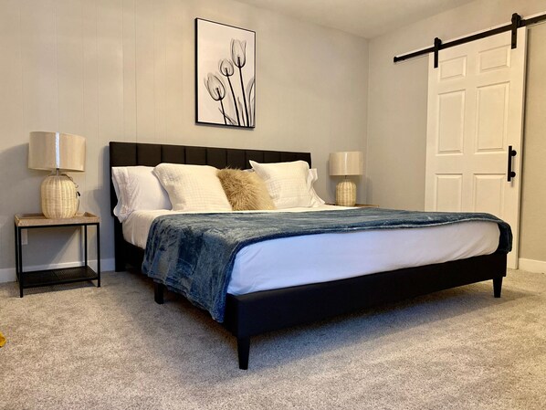 3 bedrooms, iron/ironing board, WiFi, bed sheets