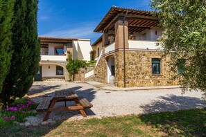 Exterior - Villa "Glicine - Colleberto" with Sea View, Private Terrace & Wi-Fi (Follonica)