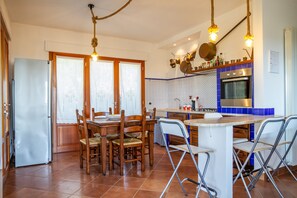 Dining - Villa "Glicine - Colleberto" with Sea View, Private Terrace & Wi-Fi (Follonica)