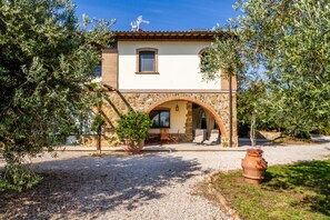 Exterior - Villa "Bouganville - Colleberto" with Sea View, Private Terrace & Wi-Fi (Follonica)